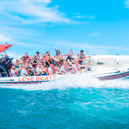 Love Boats in Dubai – Boat Tours and Cruises JUZN.com Special Offers, Deals & Discounts